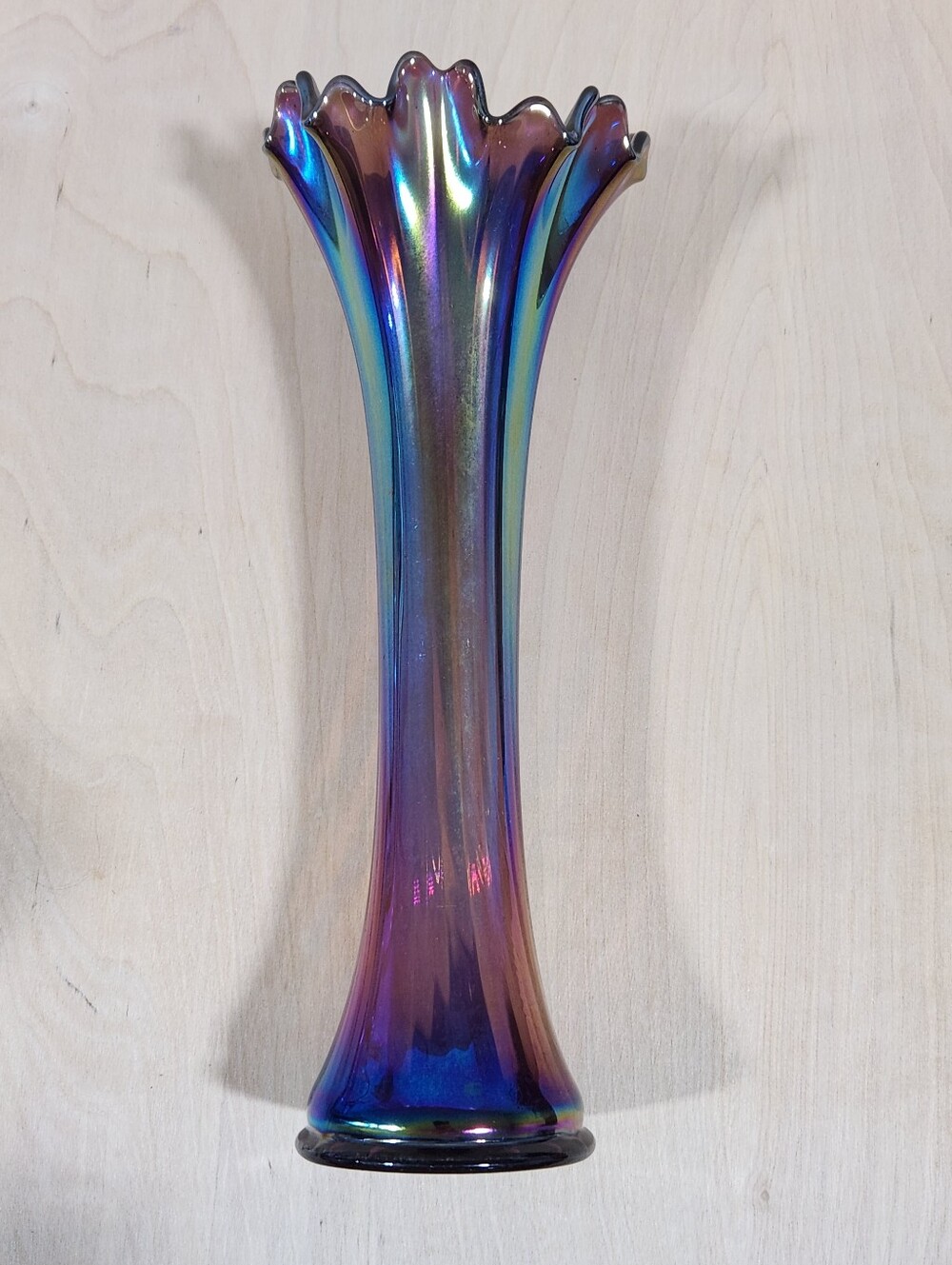 Vintage Iridescent Amethyst Purple Glass Ruffled Rim Trumpet Vase 12 Inch VTG - Picture 5 of 12